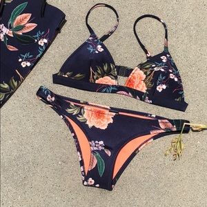 Traingl Floral Navy Bikini